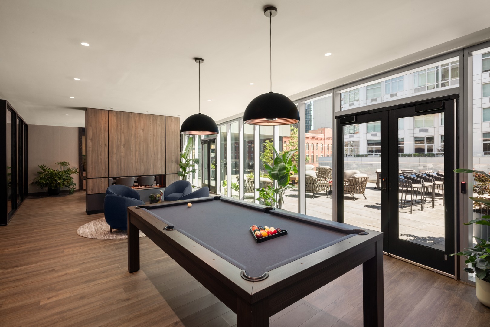 89Dekalb_INT_Amenities_ResidnetLoungeBilliardsTable